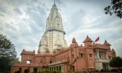 New_Vishwanath_Temple_at_BHU-e1714730770218 (1) New_Vishwanath_Temple_at_BHU-e1714730770218 (1)